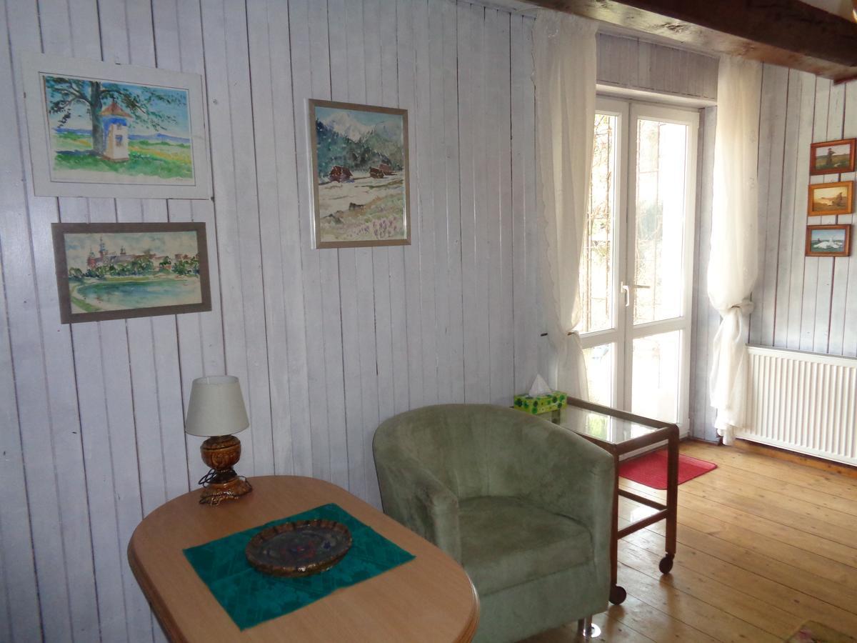 Uroczy Domek Z Ogrodem I Tarasem Мысленице Экстерьер фото
